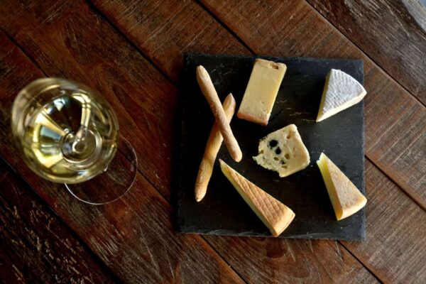 Winetourism Gift Voucher: Pairing Wines and Cheeses Activity
